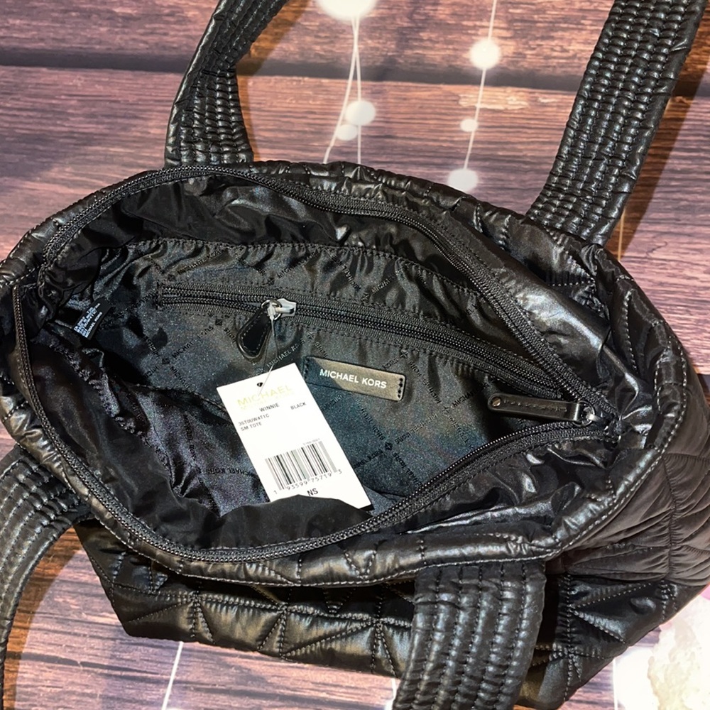 🖤MICHAEL KORS 🖤 WINNIE BLACK QUILTED SMALL TOTE - Picture 12 of 12